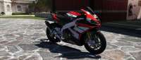 Aprilia RSV4 R